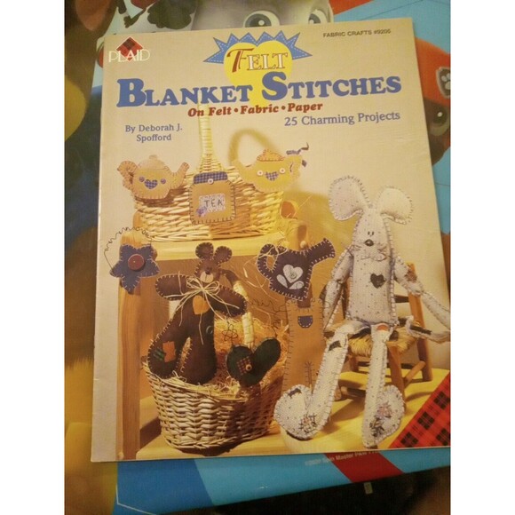 Felt Blanket Stitches 25 Christmas Projects - Picture 1 of 2